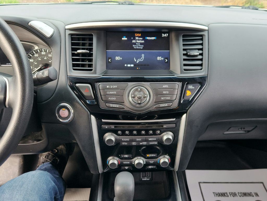 2019 Nissan Pathfinder Image 16