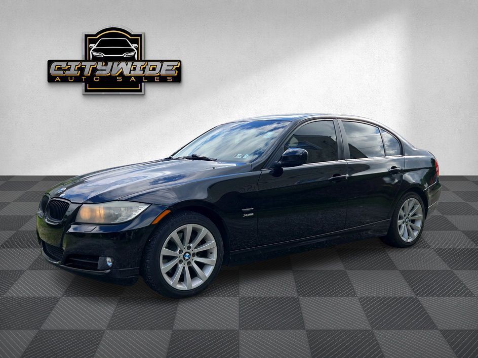 2011 BMW 3 Series Image 3