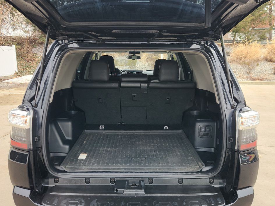 2018 Toyota 4Runner Image 9