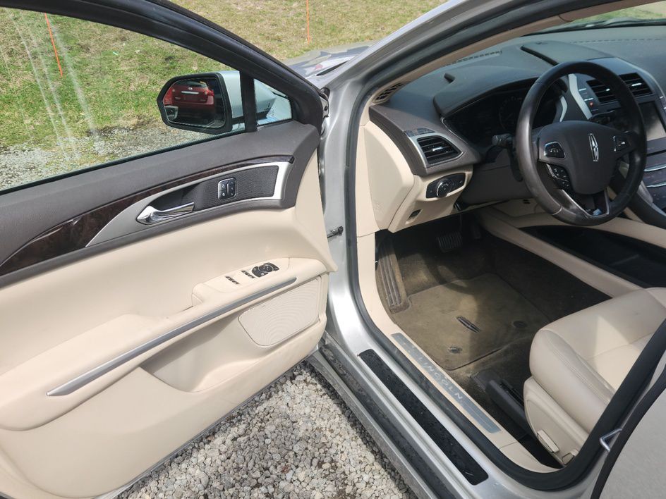 2016 Lincoln MKZ Image 11