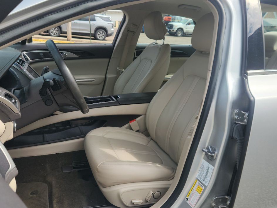 2016 Lincoln MKZ Image 12