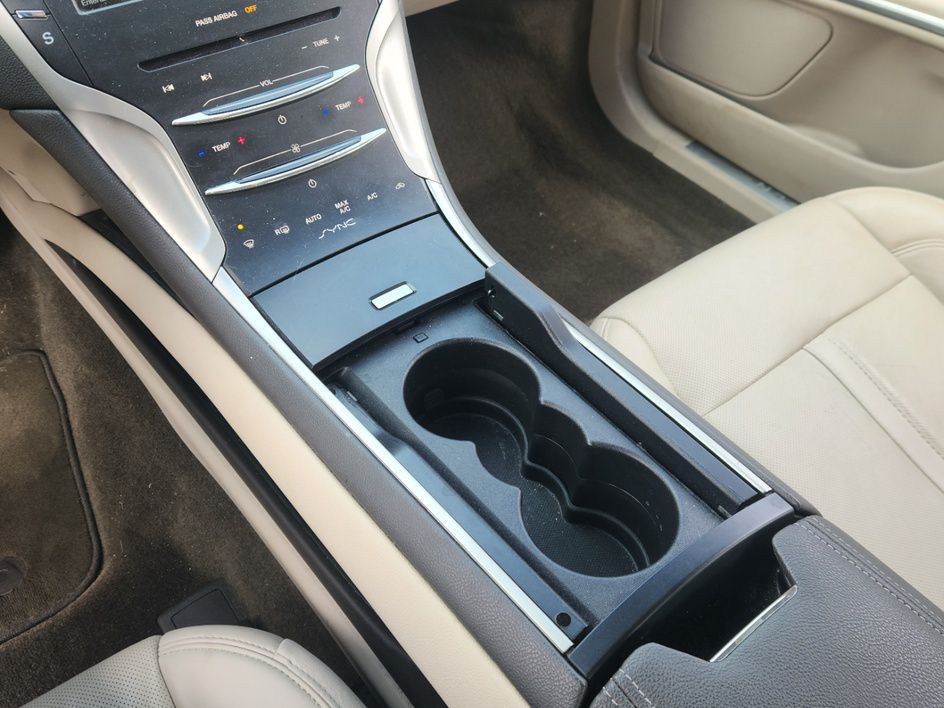 2016 Lincoln MKZ Image 13