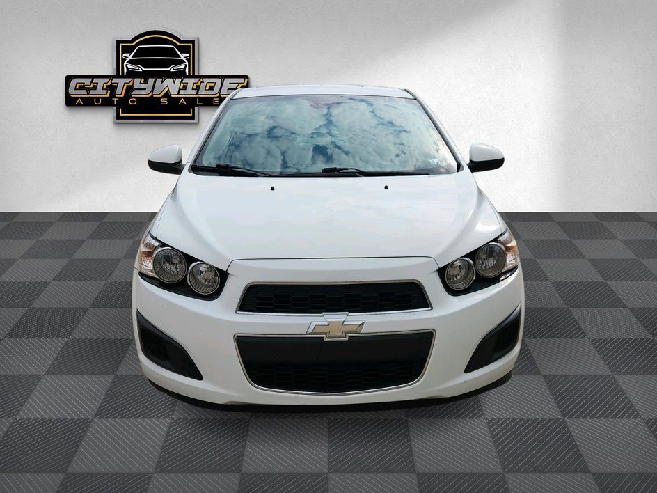 2012 Chevrolet Sonic Image 2