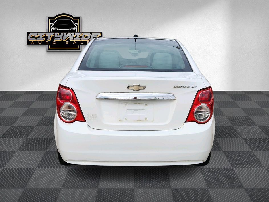 2012 Chevrolet Sonic Image 6