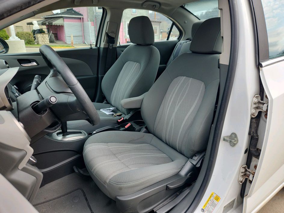 2012 Chevrolet Sonic Image 11