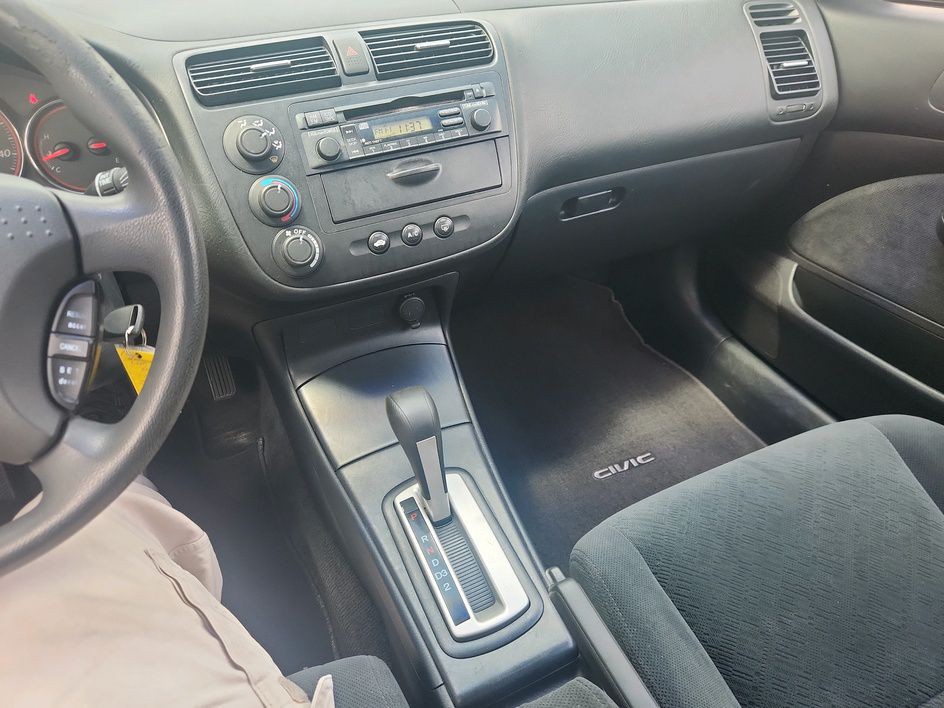 2005 Honda Civic Image 12