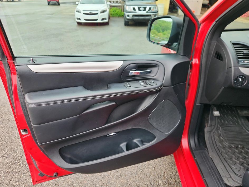 2015 Dodge Grand Caravan Image 11