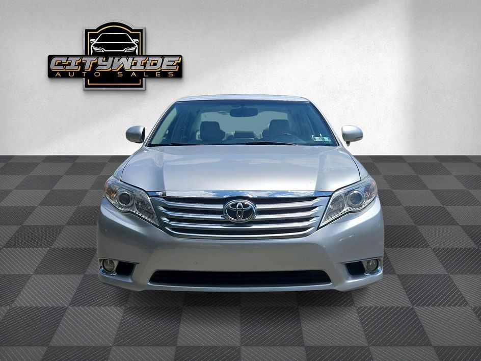 2012 Toyota Avalon Image 2