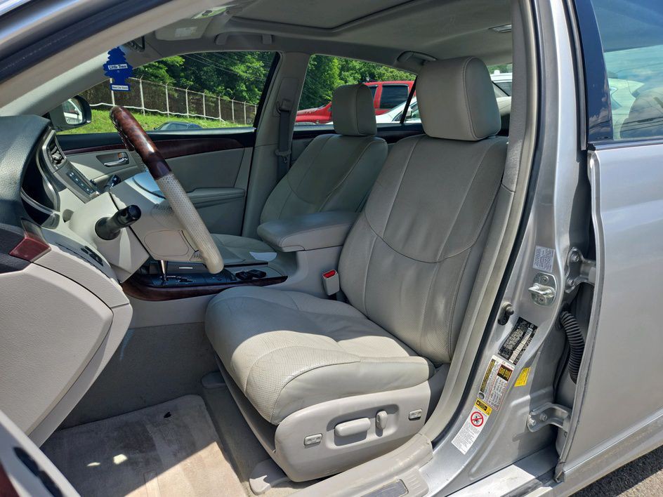 2012 Toyota Avalon Image 12
