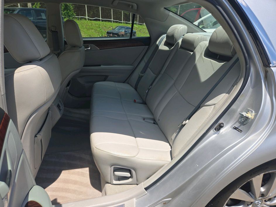 2012 Toyota Avalon Image 13