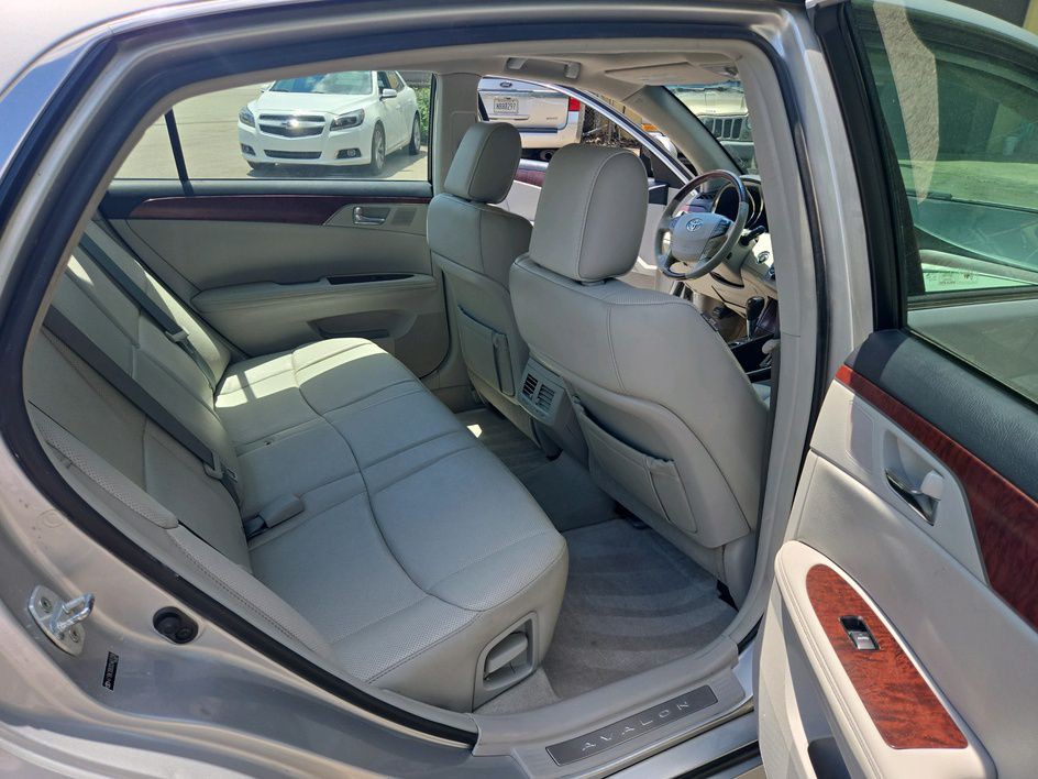 2012 Toyota Avalon Image 14