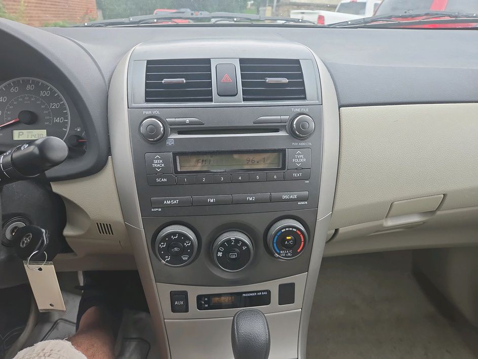 2011 Toyota Corolla Image 9