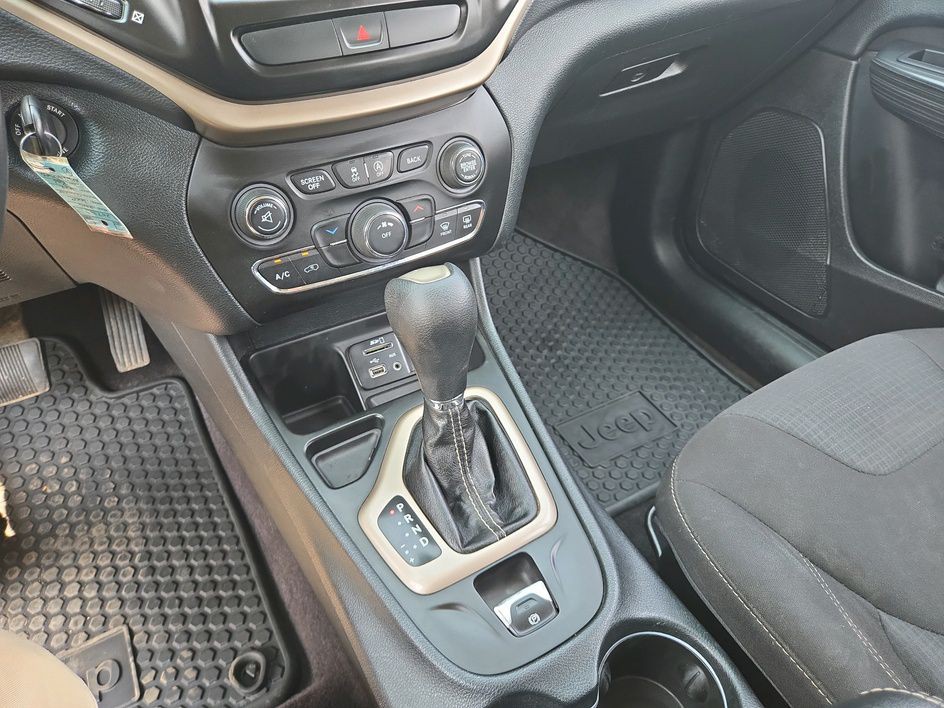 2016 Jeep Cherokee Image 15