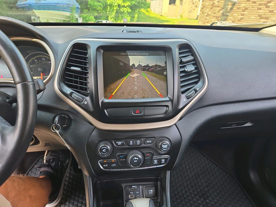 2016 Jeep Cherokee Image 16