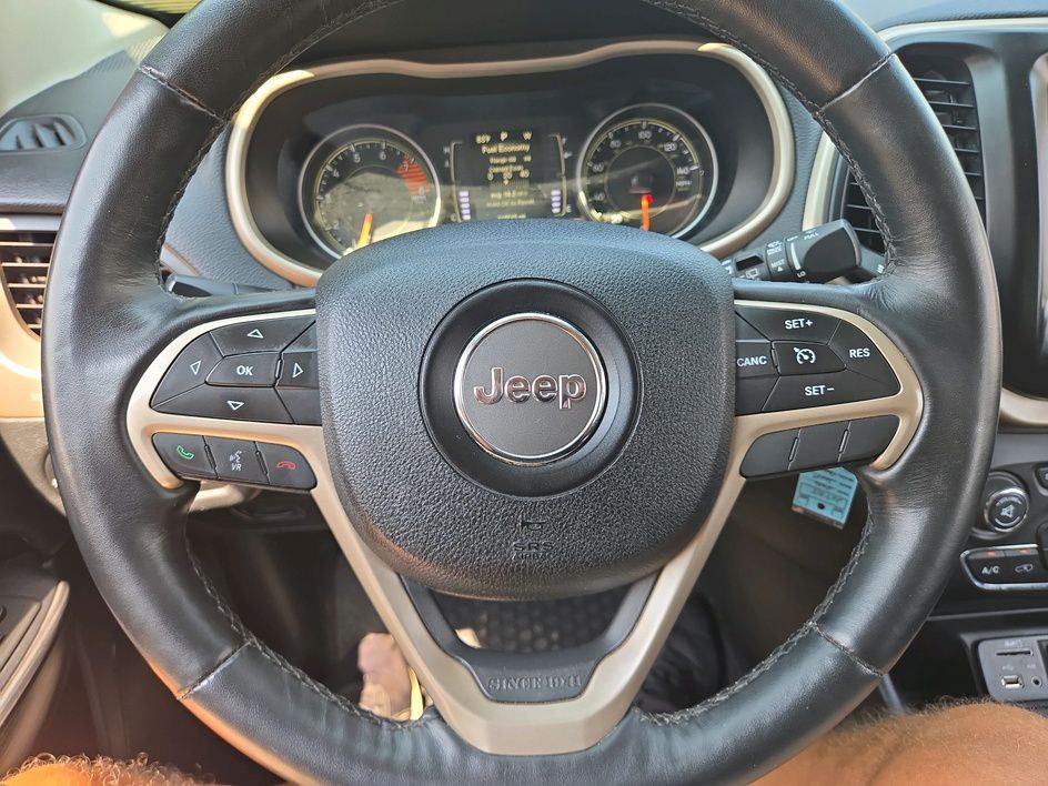 2016 Jeep Cherokee Image 17