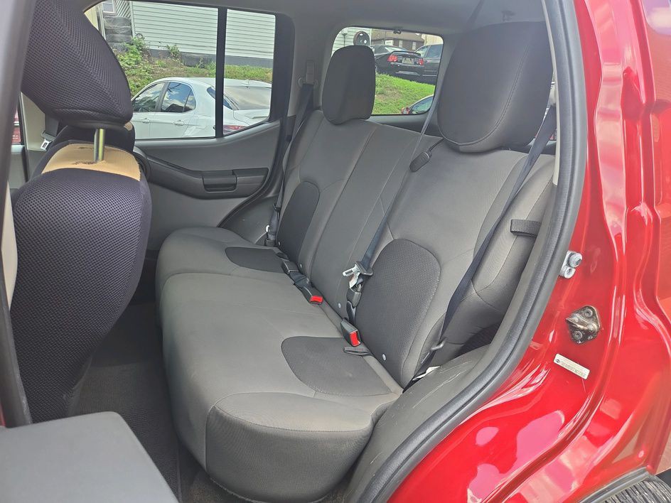 2015 Nissan Xterra Image 12
