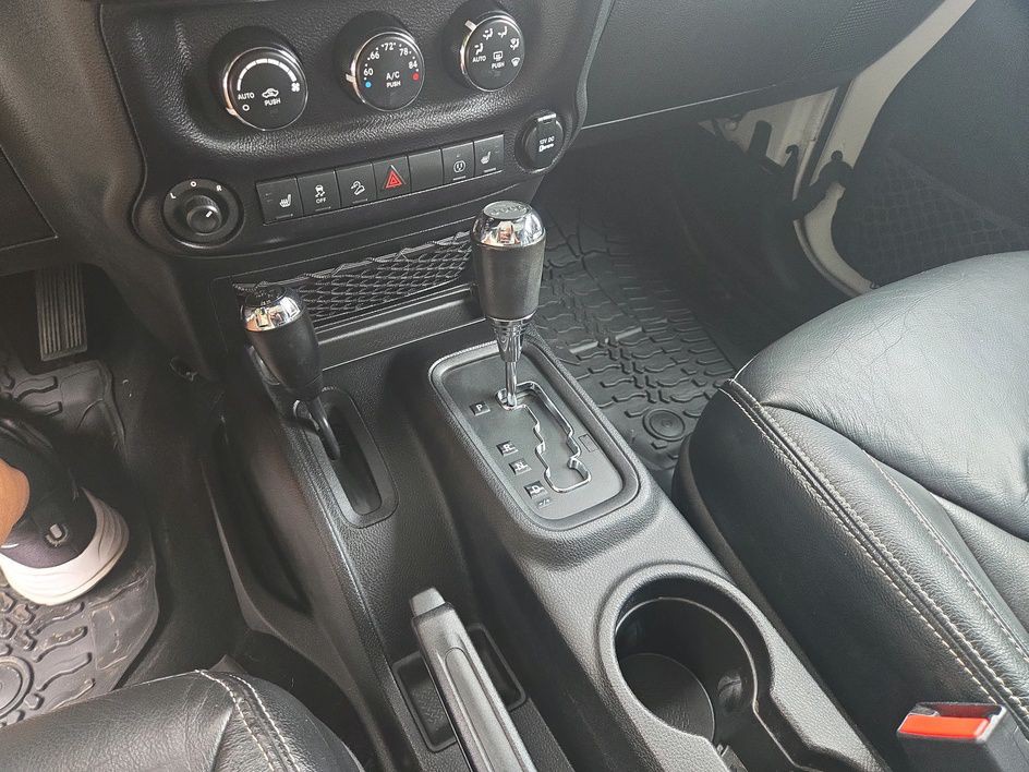 2015 Jeep Wrangler Unlimited Image 15