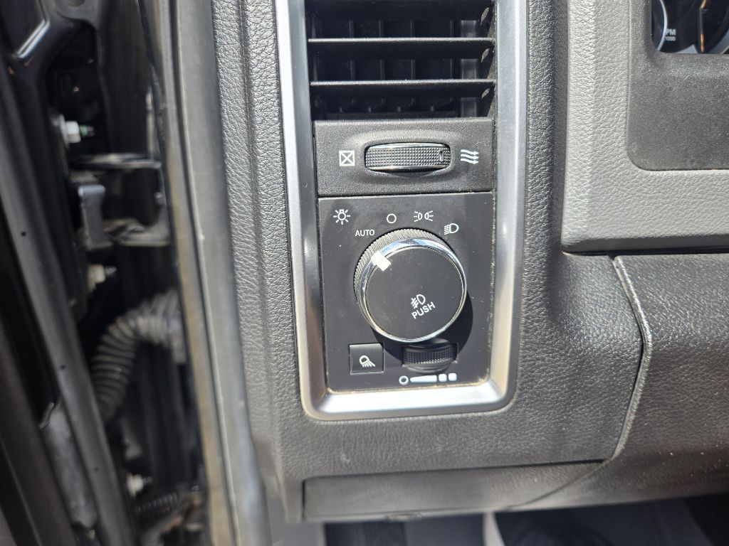 2014 RAM 1500 Image 15