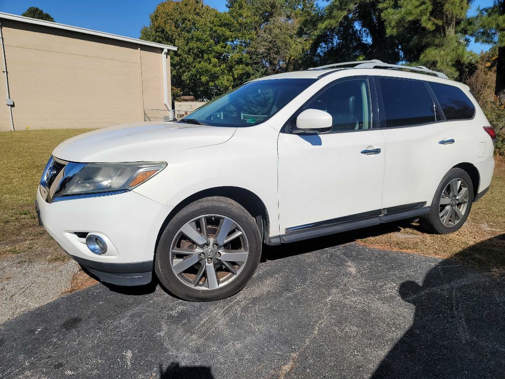 2013 Nissan Pathfinder Image 1