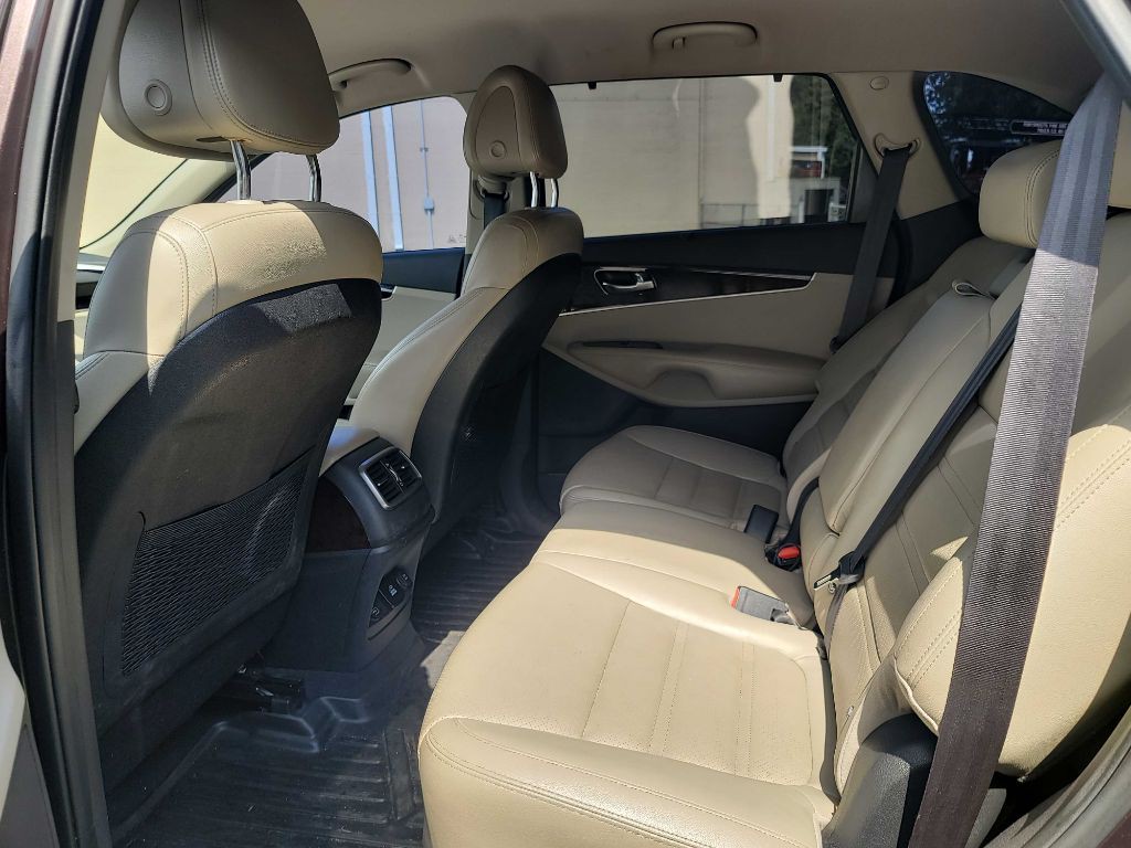2016 Kia Sorento Image 11