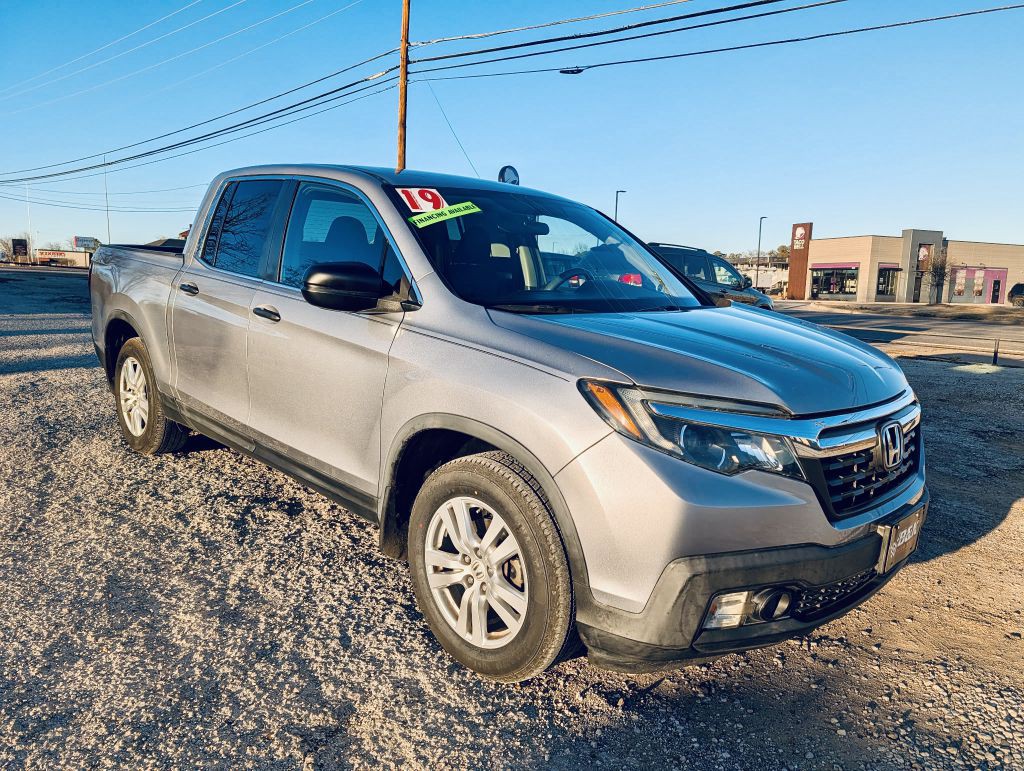 2019 Honda Ridgeline Image 2