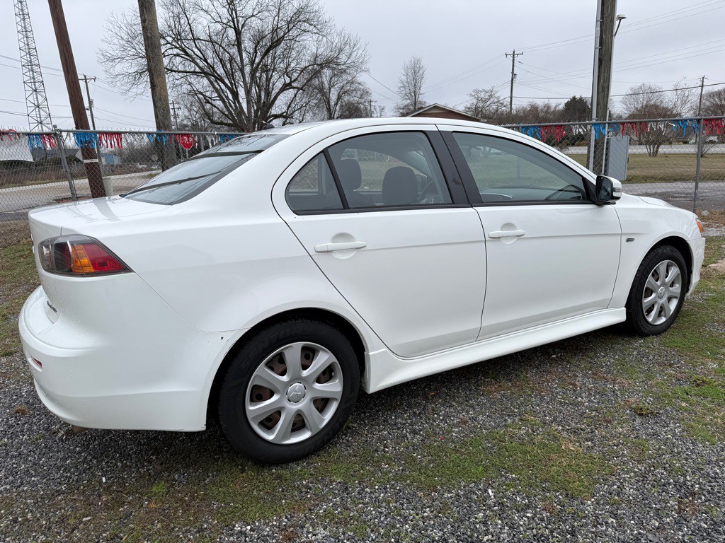 2015 Mitsubishi Lancer Image 6