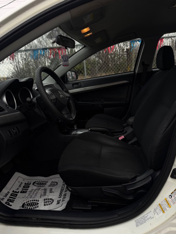 2015 Mitsubishi Lancer Image 8