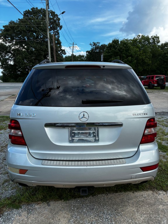 2009 Mercedes-Benz M-Class Image 4
