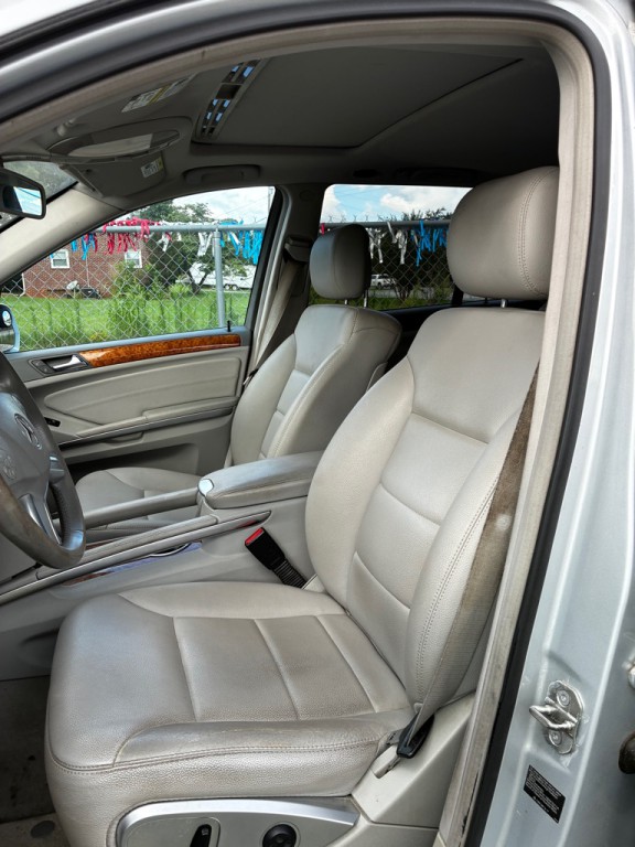 2009 Mercedes-Benz M-Class Image 9