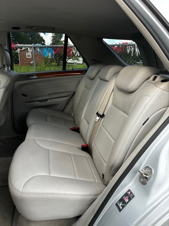 2009 Mercedes-Benz M-Class Image 10