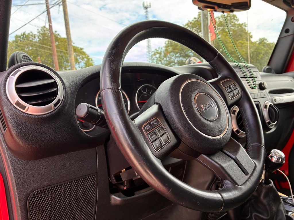 2013 Jeep Wrangler Unlimited Image 12