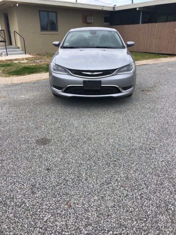 2015 Chrysler 200 Image 1