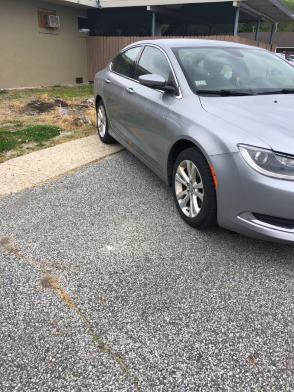 2015 Chrysler 200 Image 3