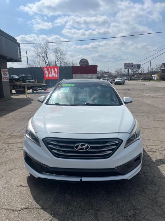 2015 Hyundai Sonata Image 2