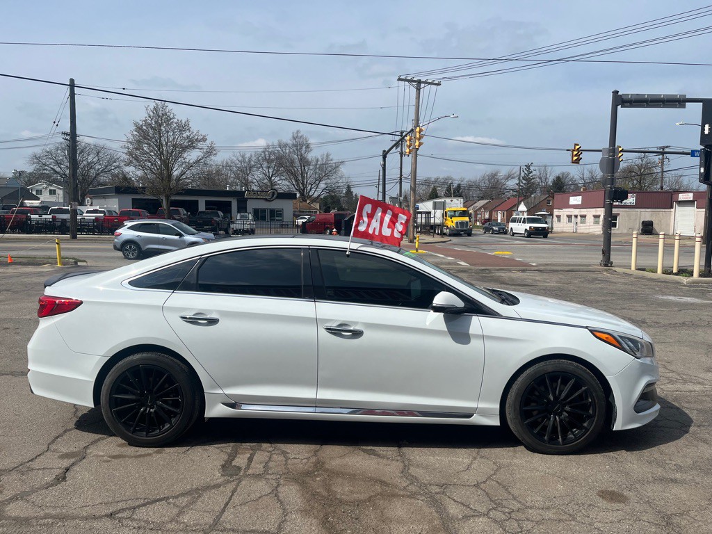 2015 Hyundai Sonata Image 3