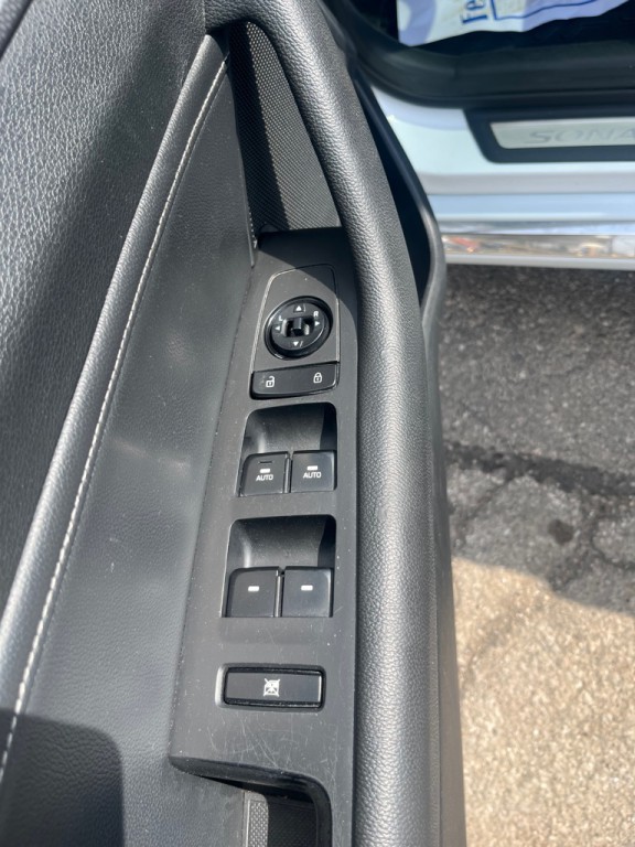 2015 Hyundai Sonata Image 8