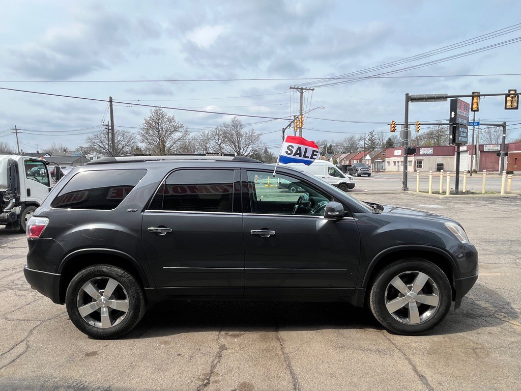 2011 GMC Acadia Image 3