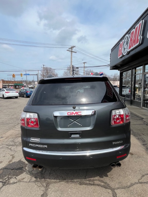 2011 GMC Acadia Image 4