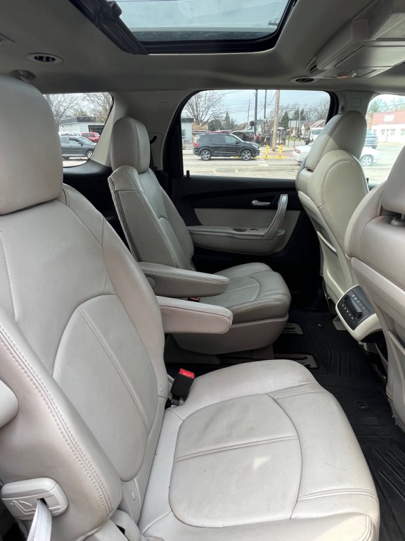 2011 GMC Acadia Image 8