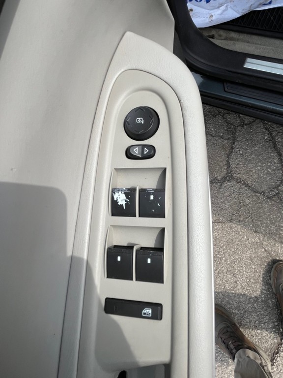 2011 GMC Acadia Image 9