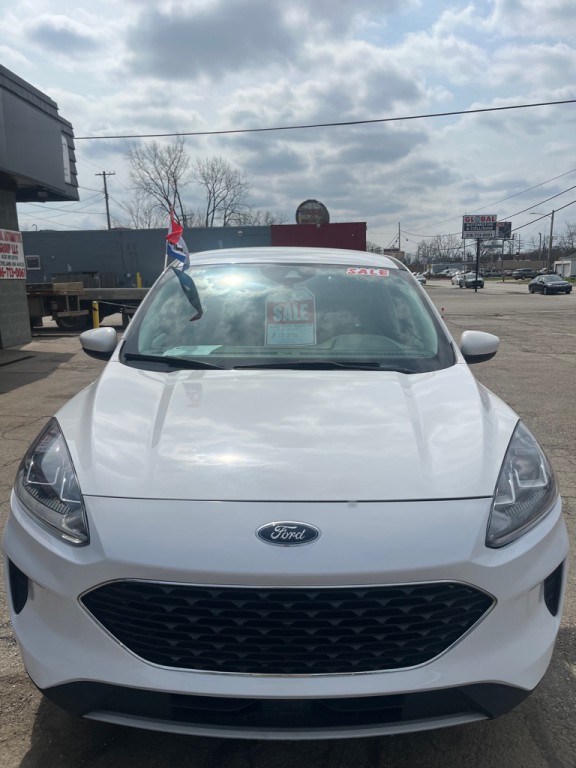 2021 Ford Escape Image 2