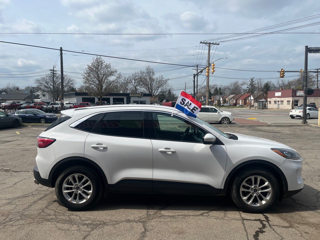 2021 Ford Escape Image 3
