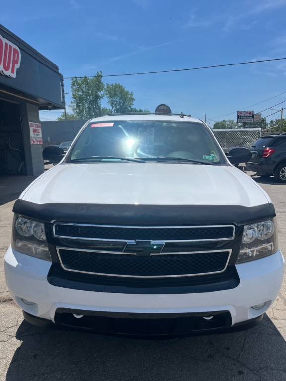 2007 Chevrolet Suburban Image 2