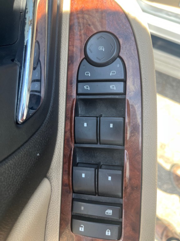 2007 Chevrolet Suburban Image 11