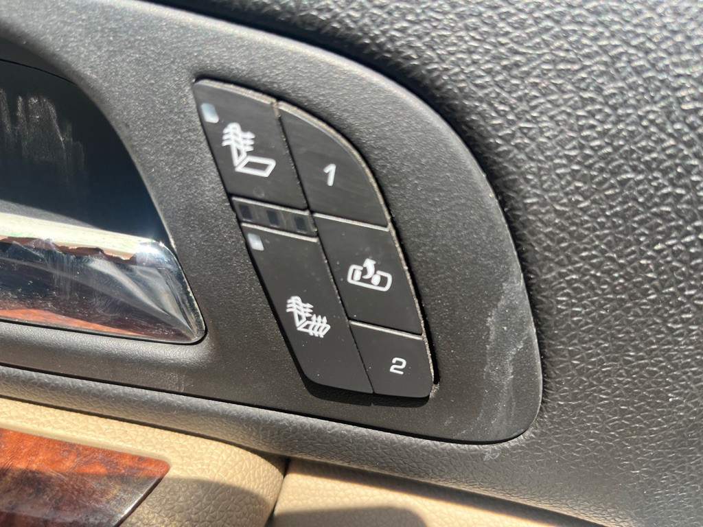 2007 Chevrolet Suburban Image 12