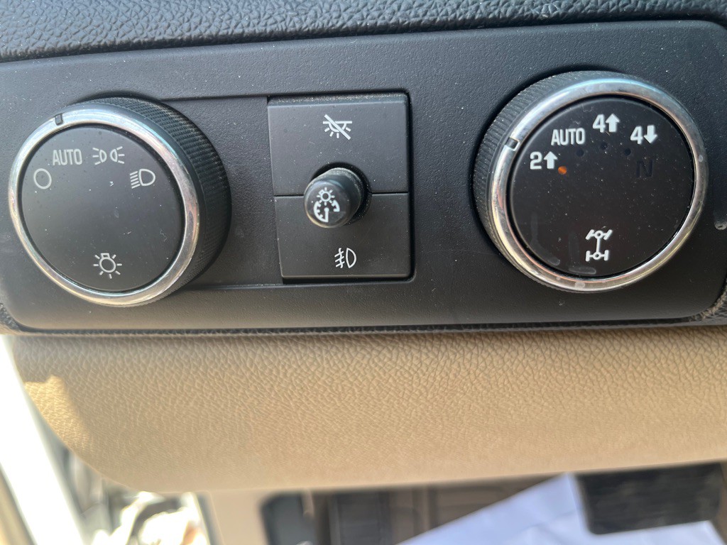 2007 Chevrolet Suburban Image 13