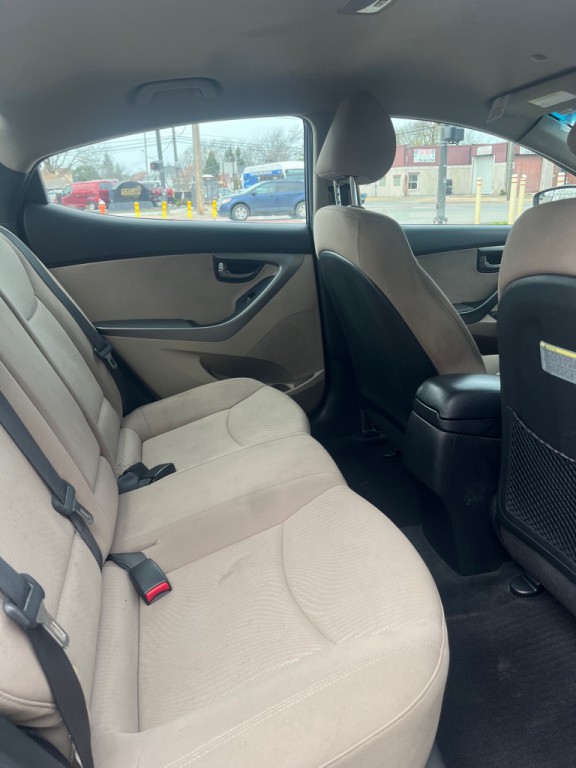 2016 Hyundai Elantra Image 5