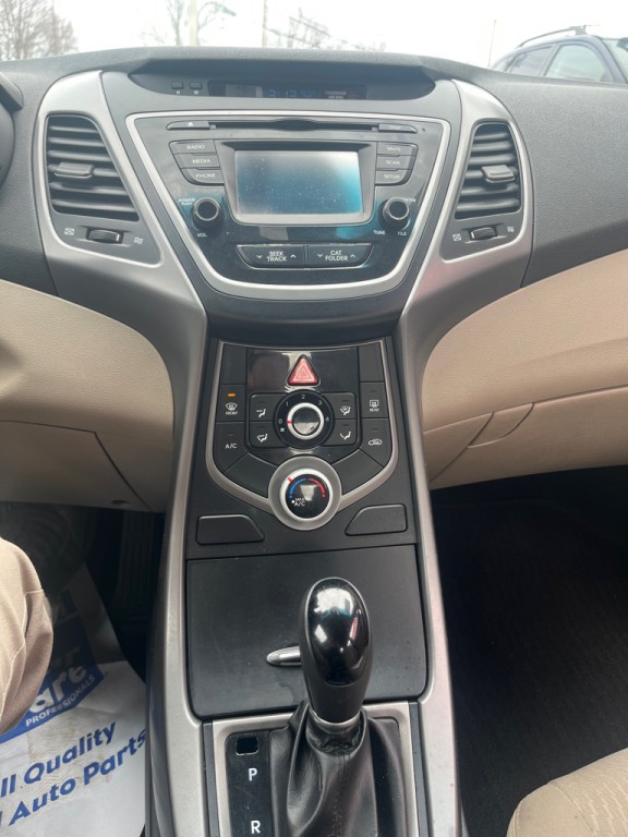 2016 Hyundai Elantra Image 9