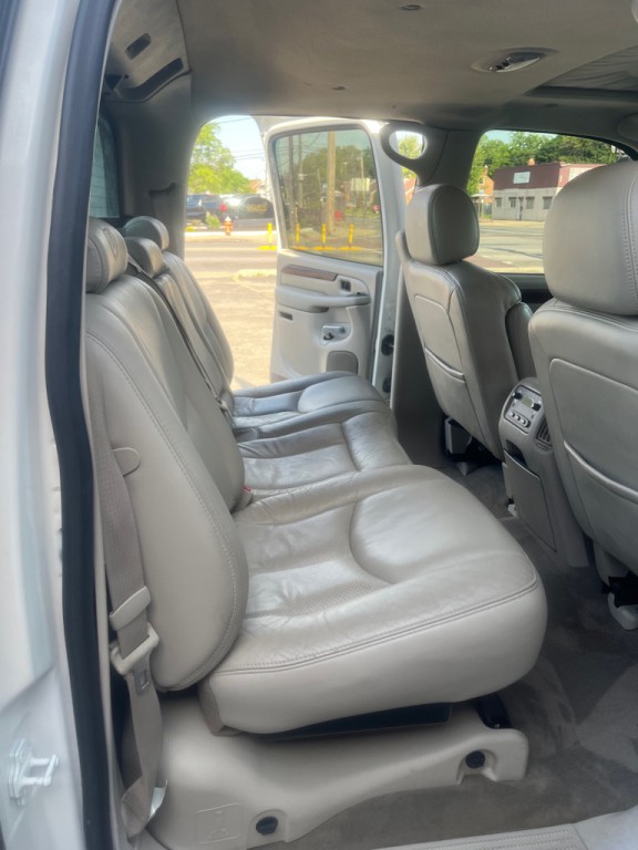 2005 Cadillac Escalade Image 13