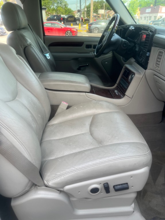 2005 Cadillac Escalade Image 14